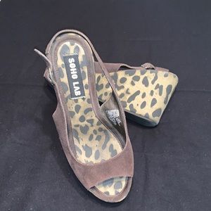 Soho Lab leopard print heel